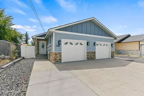 1900 W Mead Ave #1 & 2, Yakima, WA 98902