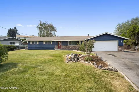 70 Sherry Ave, Naches, WA 98937