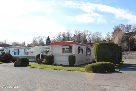 3601 Castlevale Rd #38, Yakima, WA 98902