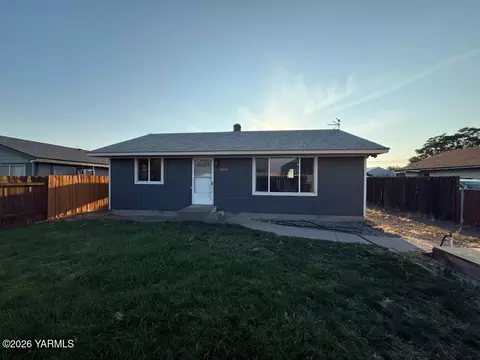 1616 Voelker Ave, Yakima, WA 98902