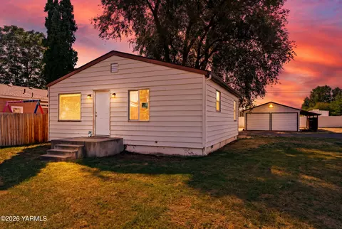 2002 S Cornell Ave, Union Gap, WA 98903