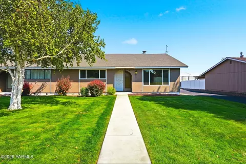 611 S 53rd Ave, Yakima, WA 98908