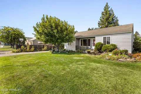 1216 S 4th Ave, Yakima, WA 98902