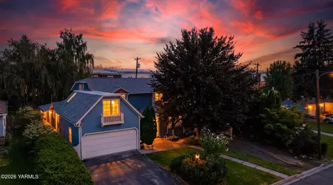 135 N 52nd Ave, Yakima, WA 98908