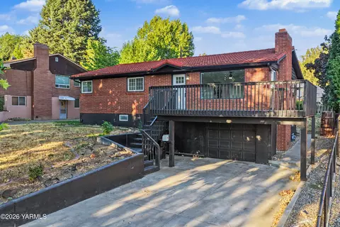 909 S 23rd Ave, Yakima, WA 98902