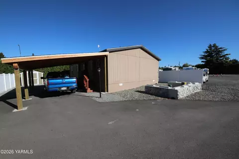 802 N 40th Ave #83, Yakima, WA 98908