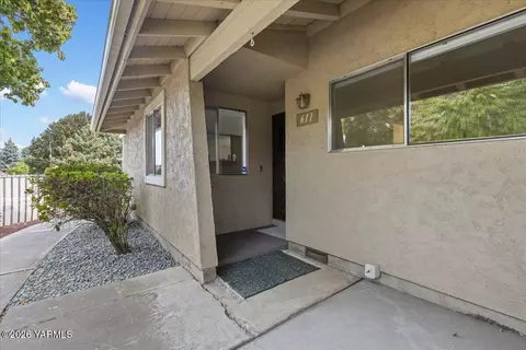 611 N 50th Ave #14, Yakima, WA 98908