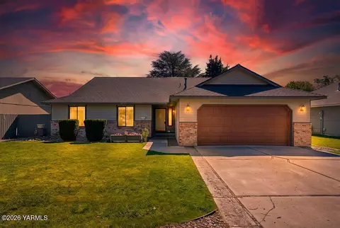 5406 Meadow Ln, Yakima, WA 98908