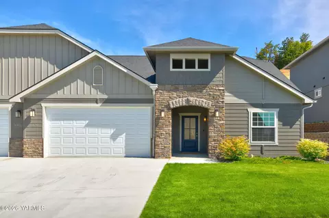 8809 Kail Dr, Yakima, WA 98908