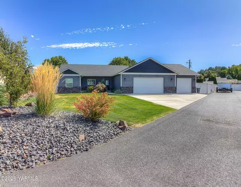 113 Apple Loop Rd, Naches, WA 98937