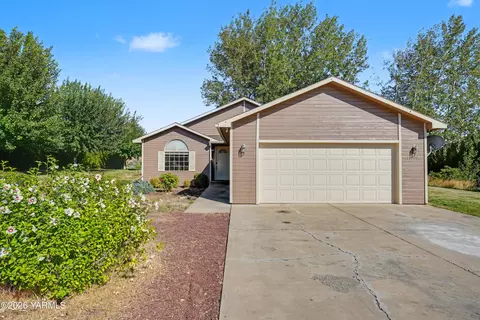 11201 Summitview Rd, Yakima, WA 98908
