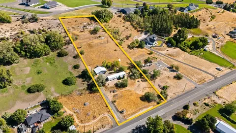601 Collins Rd, Selah, WA 98942