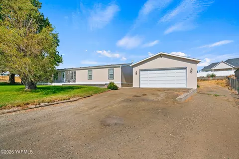 2205 S 73rd Ave, Yakima, WA 98908