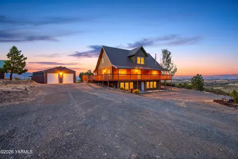 2108 Pioneer Way, Yakima, WA 98908