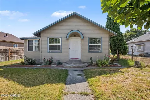 1113 Kearney Ave, Sunnyside, WA 98944