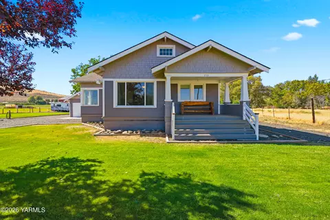 253 Sprague Rd, Yakima, WA 98908