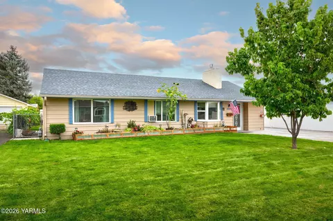1207 S 2nd Ave, Yakima, WA 98902