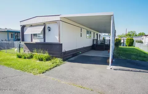 1201 W Washington Ave #52, Yakima, WA 98902