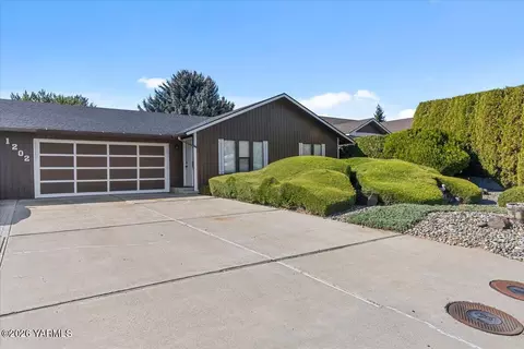 1202 S 39th Ave # A, Yakima, WA 98902