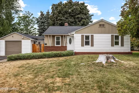 418 S 35th Ave, Yakima, WA 98908