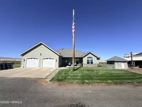 1799 N Cottonwood Rd, Yakima, WA 98908