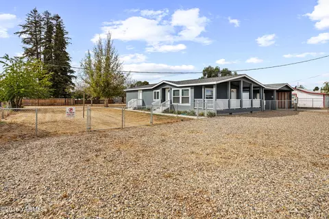 100 Washington St, Harrah, WA 98933