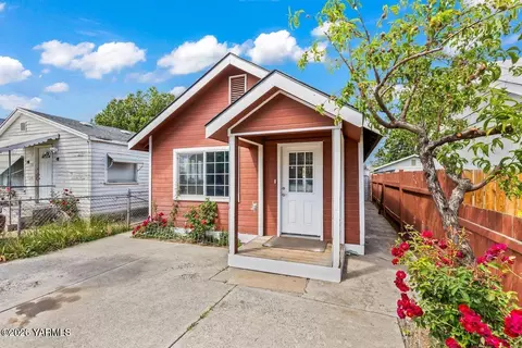 116 12 E B St, Wapato, WA 98951