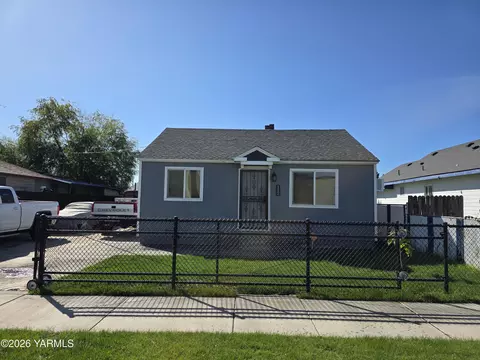 112 Franklin Ave, Toppenish, WA 98948