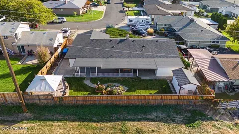 3611 Clinton Way, Yakima, WA 98902