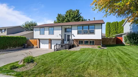 308 N 50th Ave, Yakima, WA 98908