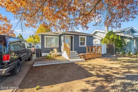 1204 S 10th Ave, Yakima, WA 98902