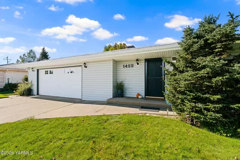 1422 Karr Ave, Yakima, WA 98902
