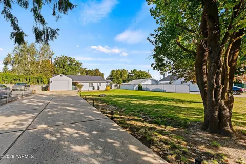 1011 S 23rd Ave, Yakima, WA 98902