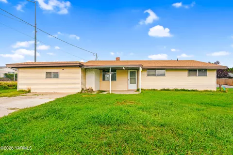 3811 Mclean Dr, Yakima, WA 98908