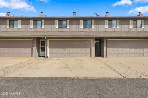 701 S 38th Ave #6, Yakima, WA 98902