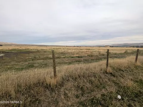 Nka Postma Rd, Moxee, WA 98901