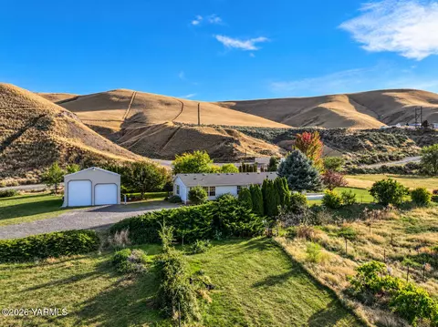 3920 Birchfield Rd, Moxee, WA 98936