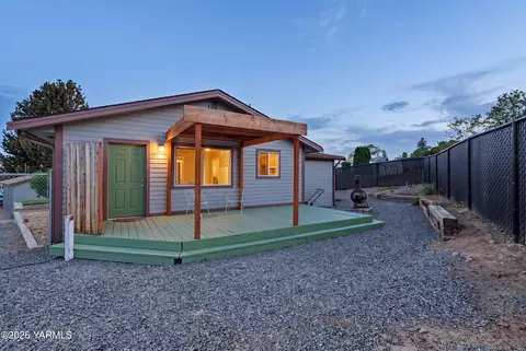 4503 Hillcrest Dr, Yakima, WA 98901