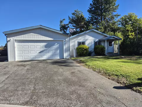 7001 Gregory Pl, Yakima, WA 98908
