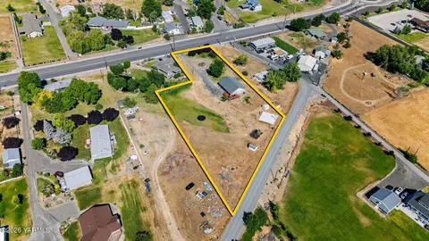 1761 Selah Loop Rd, Selah, WA 98942