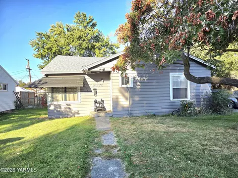 1406 S 5th Ave, Yakima, WA 98902