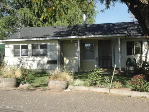 513 2 Newland Pl # -1, Tieton, WA 98947