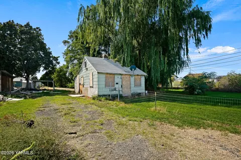 1710 E Mead Ave, Union Gap, WA 98903