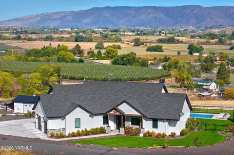 89 Westland Dr, Yakima, WA 98908