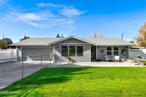 290 Blossom Way, Yakima, WA 98908