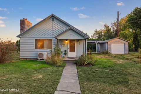 10610 Wide Hollow Rd, Yakima, WA 98908