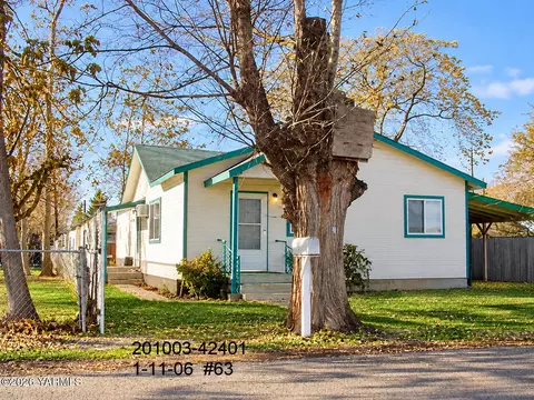 313 N G St, Toppenish, WA 98948