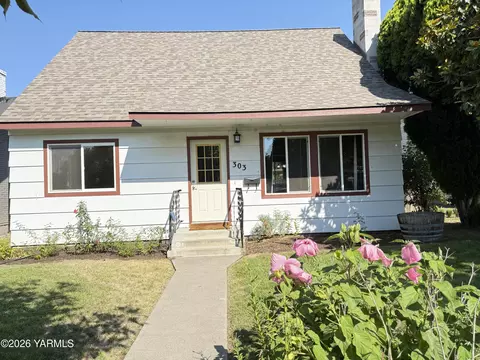 303 Avenue G Ave, Grandview, WA 98930