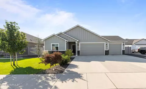 208 Bratton St, Prosser, WA 99350