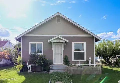 213 N E St, Toppenish, WA 98948